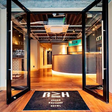 Under Railway Hotel Akihabara Токіо Екстер'єр фото