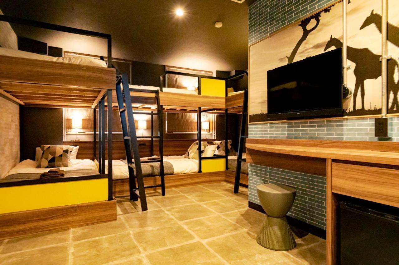 Under Railway Hotel Akihabara Токіо Екстер'єр фото