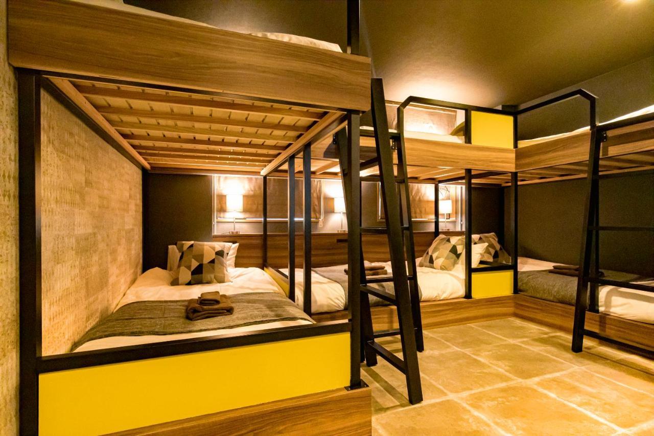Under Railway Hotel Akihabara Токіо Екстер'єр фото
