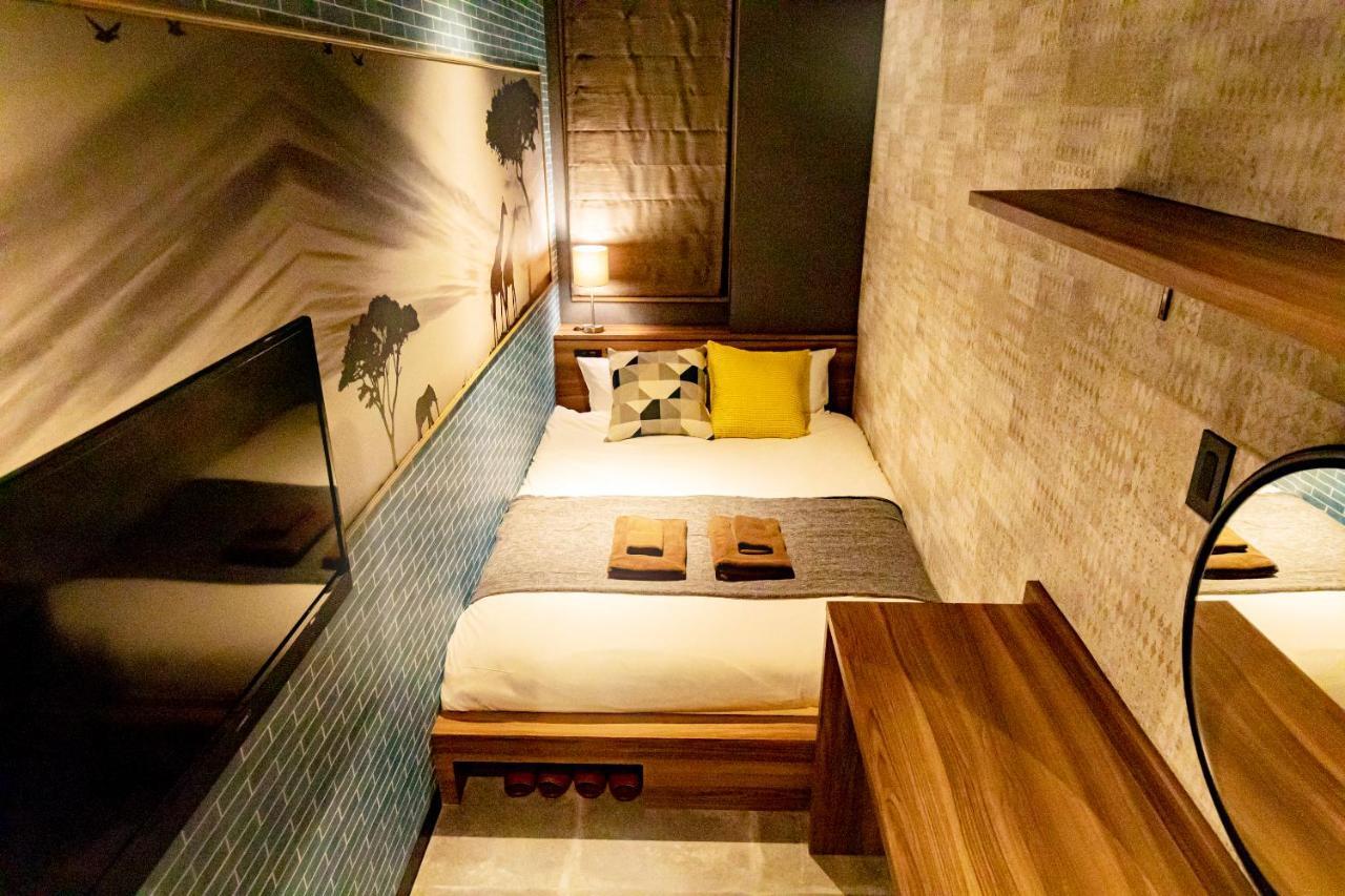 Under Railway Hotel Akihabara Токіо Екстер'єр фото