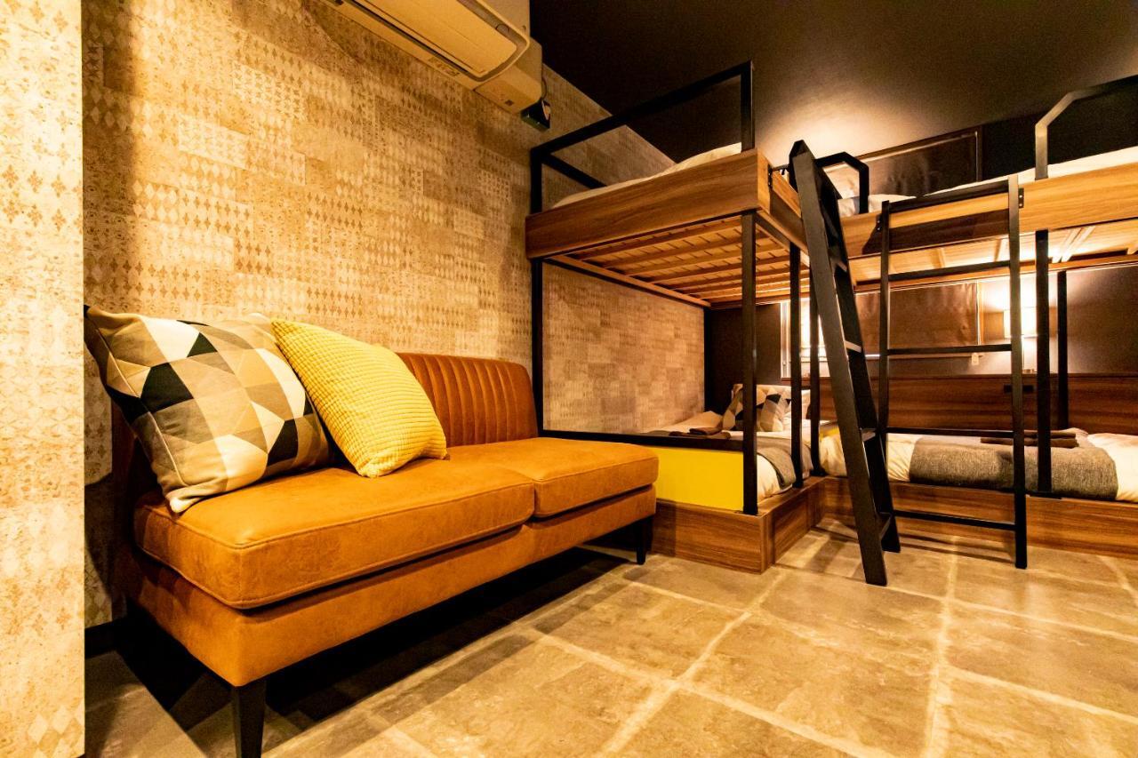 Under Railway Hotel Akihabara Токіо Екстер'єр фото