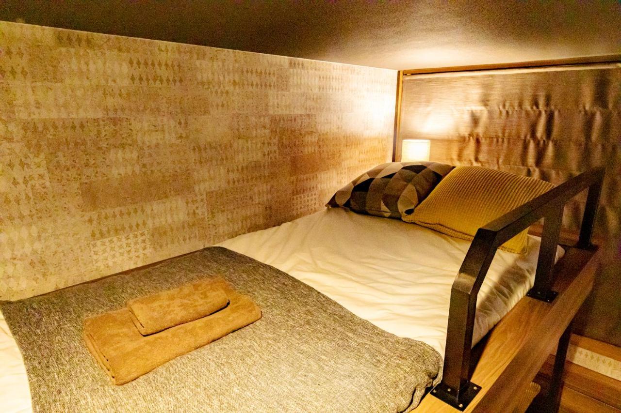 Under Railway Hotel Akihabara Токіо Екстер'єр фото